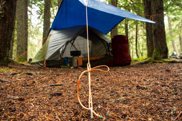 Tips before hanging the tarp over a tent