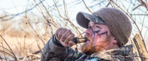 How to hold a duck call?