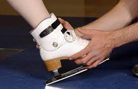 Avoid pain and injury in ice skating with flat feet