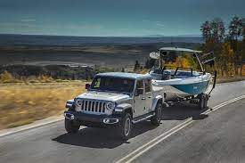 How Many Pounds Can a Jeep Gladiator Haul Behind It?