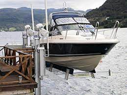 How to Properly Align a Boat When Storing It on a Lift
