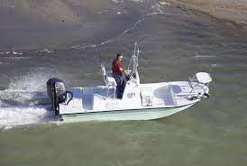 The disadvantages of flat-bottomed boats can make them dangerous in certain situations