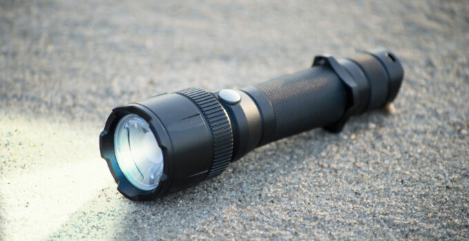 The Best 18650 Flashlight: Reviews And Guide. Best 18650 Flashlight 2022