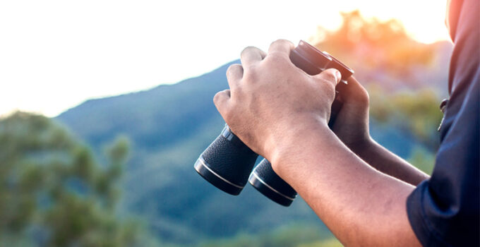 How To Adjust Binoculars For A More Comfortable Viewing Experience. How To Use Binoculars